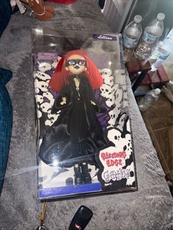 Lillian Bleeding Edge Goths (1 Series)