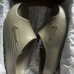 Size 13 Nike Rejuvenat8 Slides