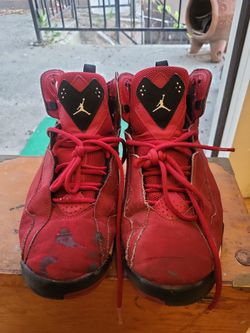 Jordans true  RED size 9.5