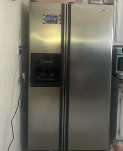 Whirlpool two door refrigerator fridge refrigerador