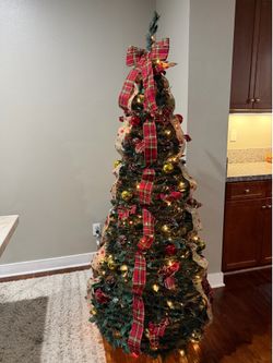 6’ Pre-Lit Pull-Up Christmas Tree – Fully Decorated – 1-Min Setup