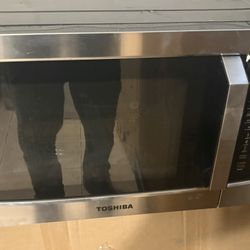 Toshiba Microwave/Conventional Oven countertop