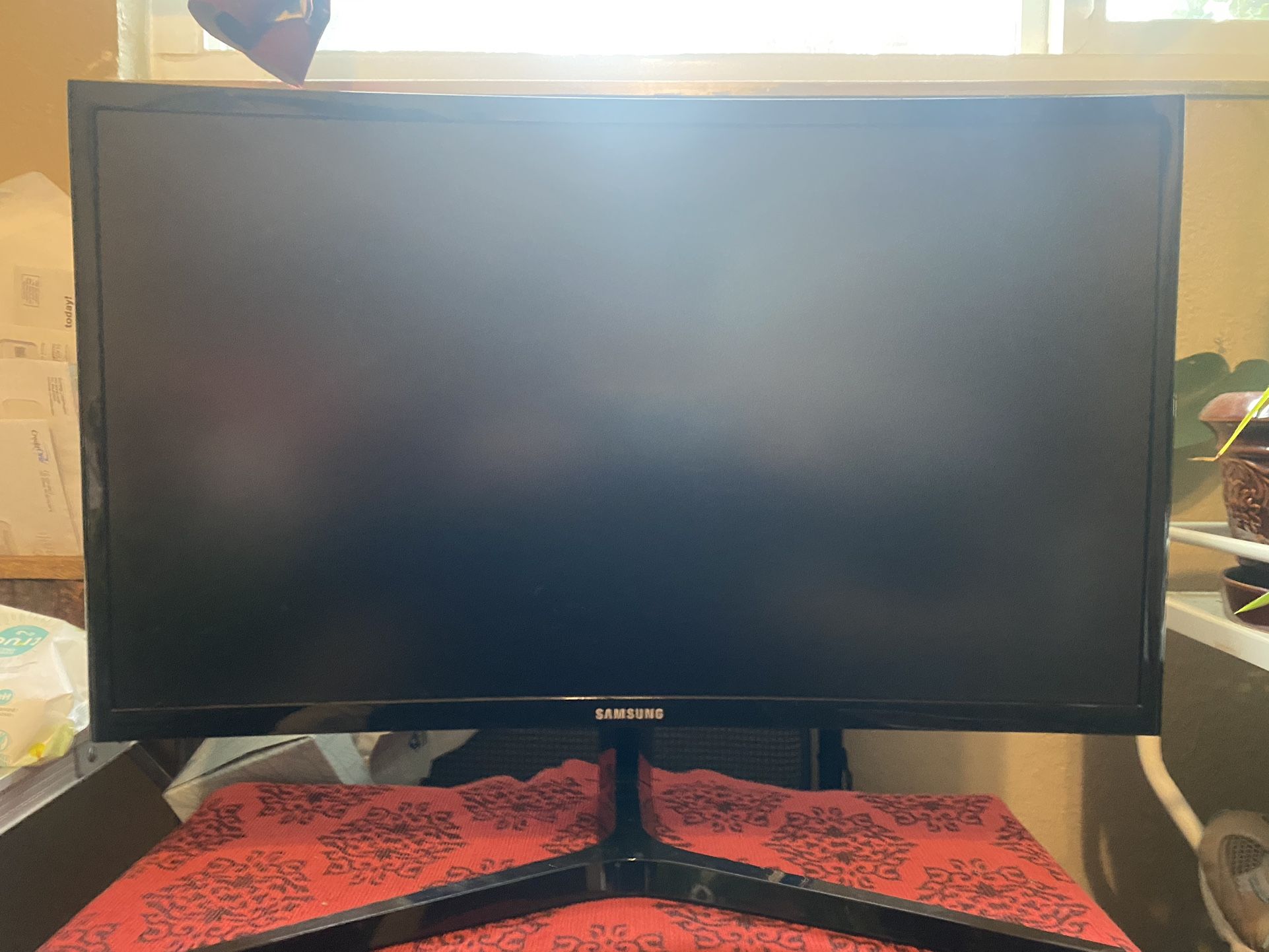 SAMSUNG 24" FHD 1080p Curved Monitor