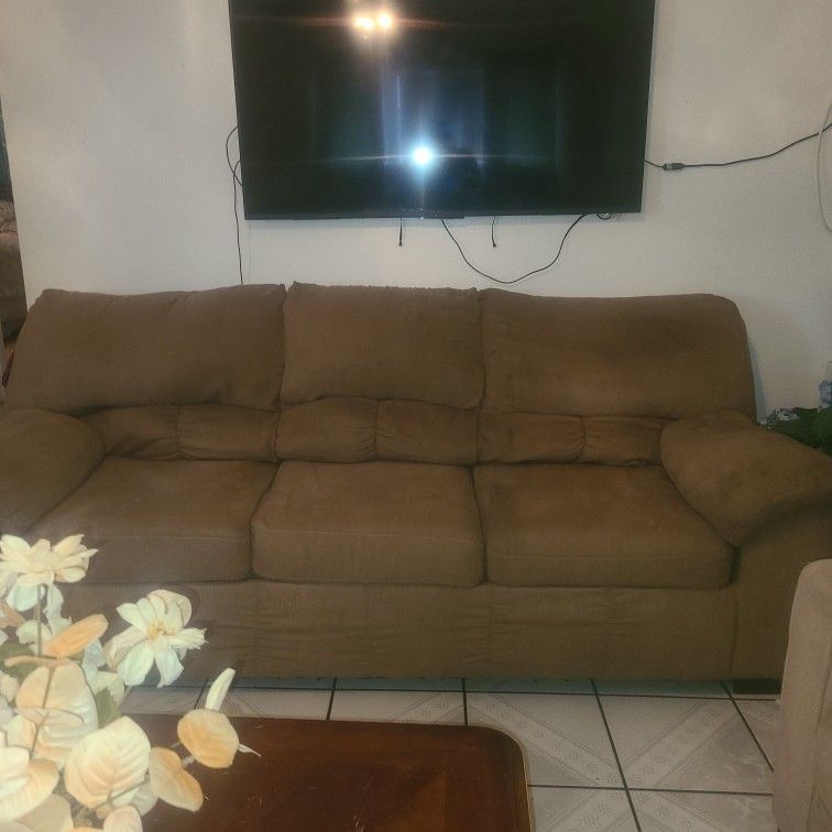 Sofá Libre De Humo Y Mascotas Solo Falta Limpiar