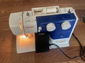 Singer sewing machine