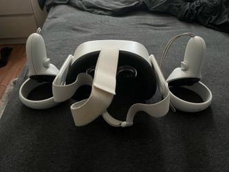 Meta Quest 2 headset / With duel White controllers