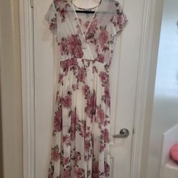 Women's Size 12P White Flower Dress 