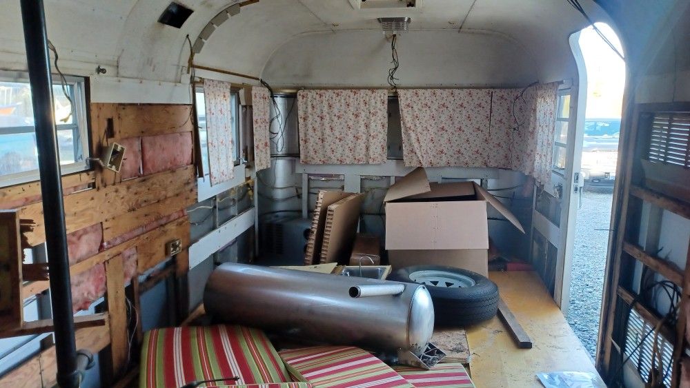 1970 Classic Silver Streak Travel Trailer for Sale in Centralia, WA