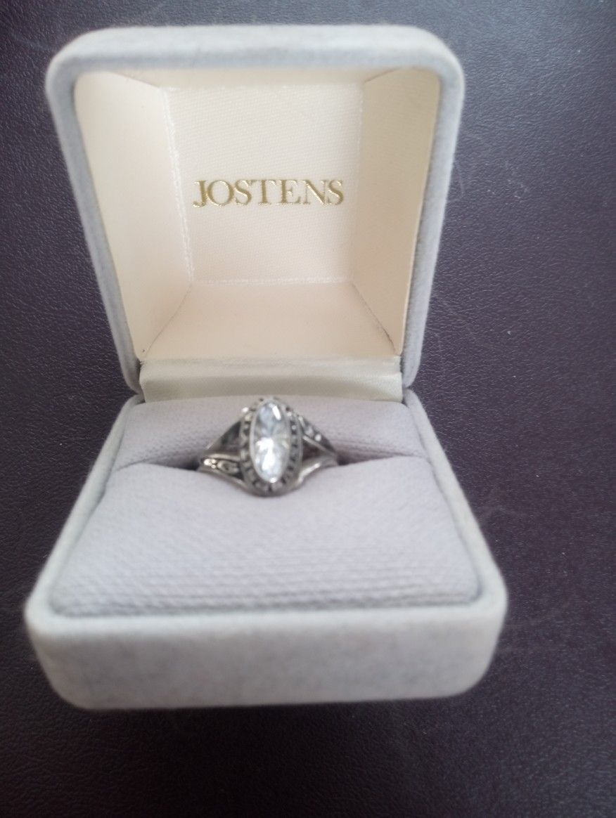 1993 Silver Class Ring Size 8?