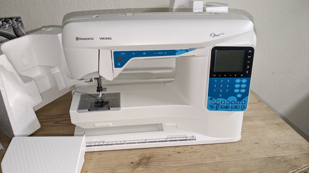NEW Husqvarna Viking® Opal™ 650 Sewing Machine