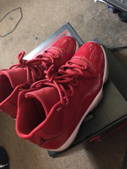 Jordan 11s size 10