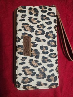 Women wallet wrangler, guess