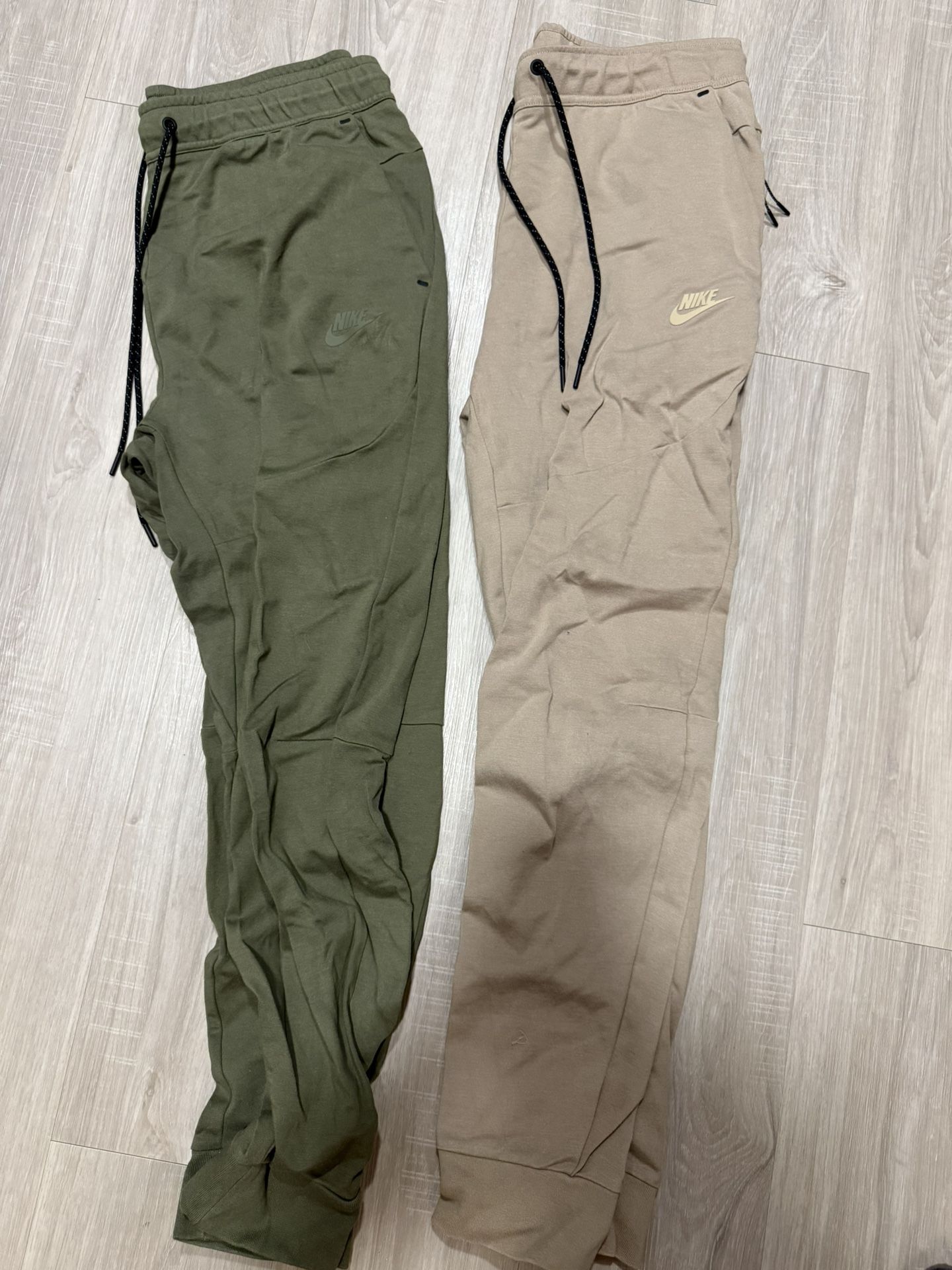 Nike joggers Men’s Large