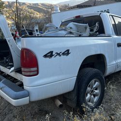 Parting Out 04 Dakota Blown Engine