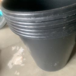 11 Black Pots New Condition I Think 5 Or More Gallon