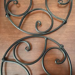 Set of two wrought iron cooling plates