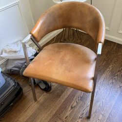 Moe’a Leather Chair