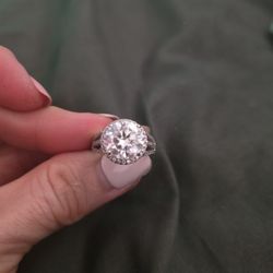 5karat MOISANITE RING