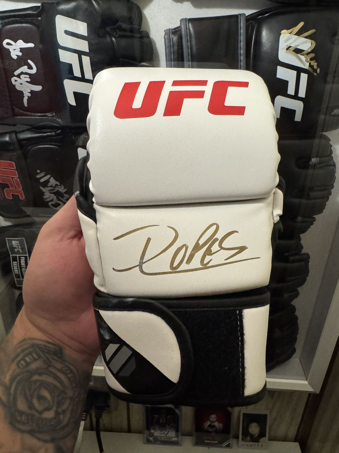 Diego Lopes Signed Glove With Beckett Authenticity