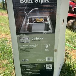 Brand New 2 Bi-Fold Closet Doors