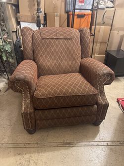 Barker Upholstered Recliner / Traditional Accent Chair