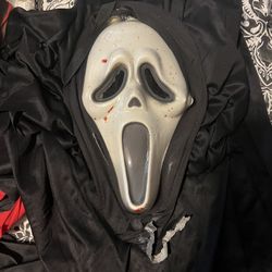 Scream Costume 