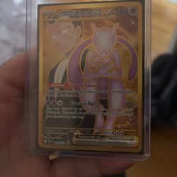 Team Rocket’s Mewtwo Ex (Gold)