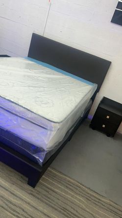 Cama Queen Sin Colchón 