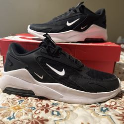 WMNS NIKE AIR MAX BOLT
