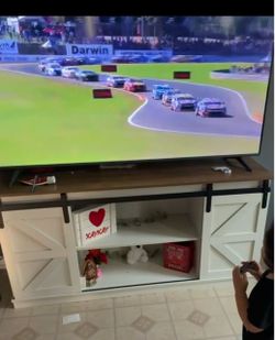 TV stand for 65 inch tv