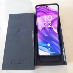Motorola razr+ | 2024 | Unlocked | Made for US 12/256 | 50MP Camera | Midnight Blue