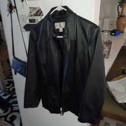 Women's Size Small Leather Jacket From Worthington