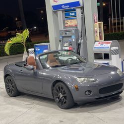 Mazda Miata MX-5 Grand Touring 