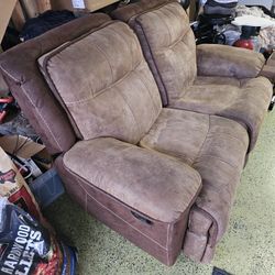 Reclining Leather Love Seat 