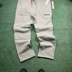 PRE-ORDERS ESSENTIAL SWEATS