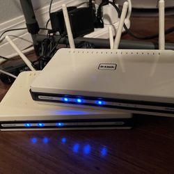 2 D-Link DIR-655 Wireless Routers