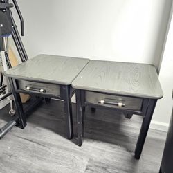 Set of 2 Nightstands / End Tables with Drawer