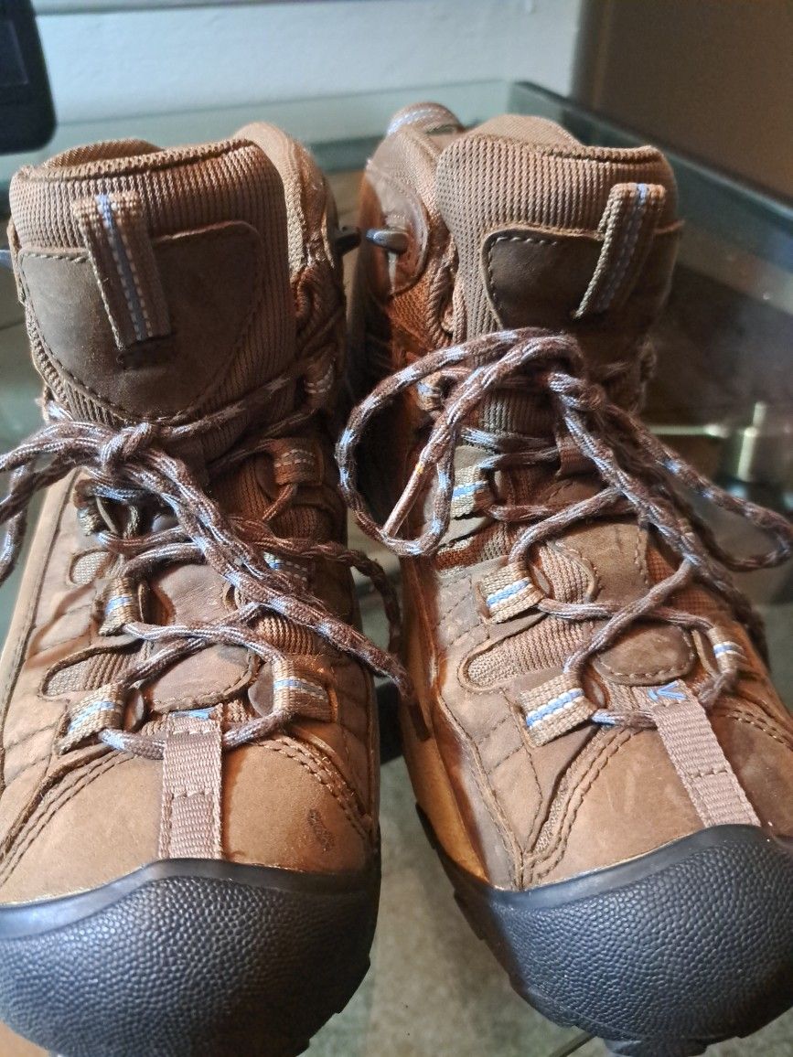 Keen Womens 10 Targhee II Mid Waterproof Hiking