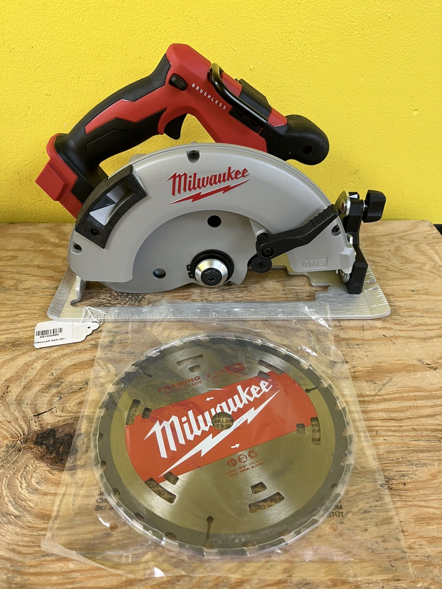 Milwaukee M18 Cordless Brushless Circular Saw (NEW)