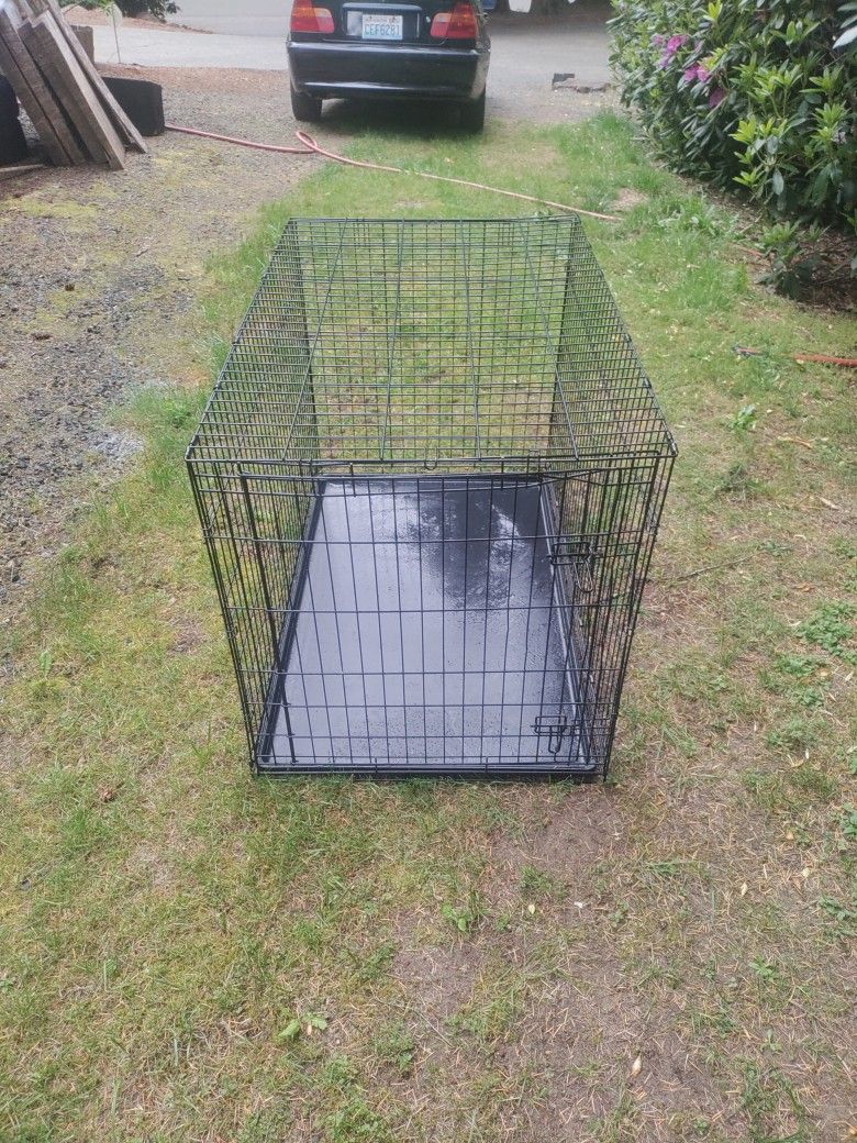 Dog/Pet Cratel w/ Removable Tray & Divider