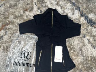 Black lululemon top size 2