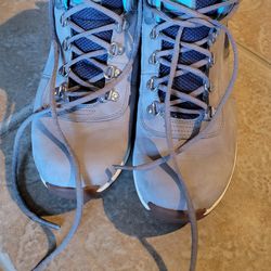 TIMBERLAND

TIMBERLAND Women's Mid Waterproof Hiking Boots