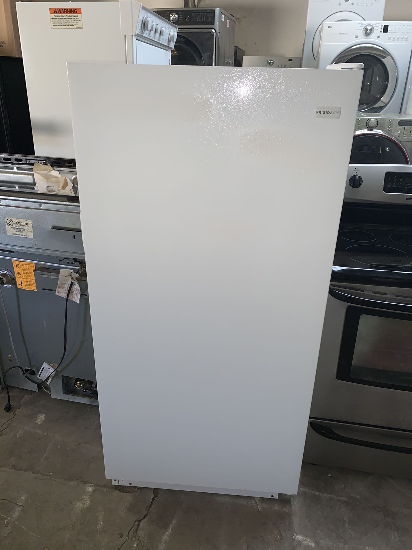 Freezer Frigidaire good condition 90 days warranty freezer Frigidaire buenas condiciones 90 dias de garantia