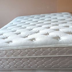 Queen Size Mattress (Colchon Queen Size)
