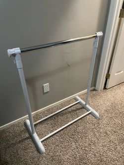 Clothing rack