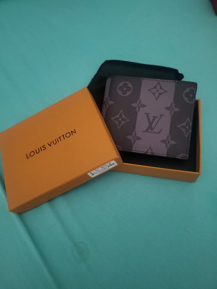 Louis Vuitton Wallet for Sale in Claremont, CA - OfferUp