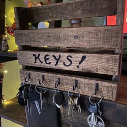 Rustic Pallet Wood Key Holder