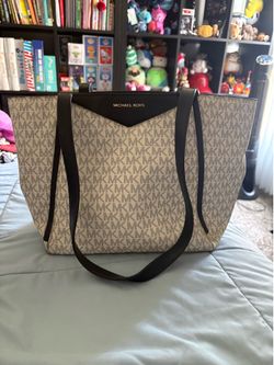 Michael Kors Whitney Medium Signature Tote