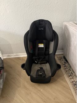 Nuna Rava Convertible Car seat