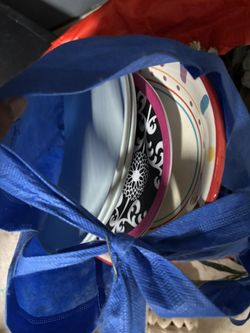 Assortment Of Pots/dishes..etc